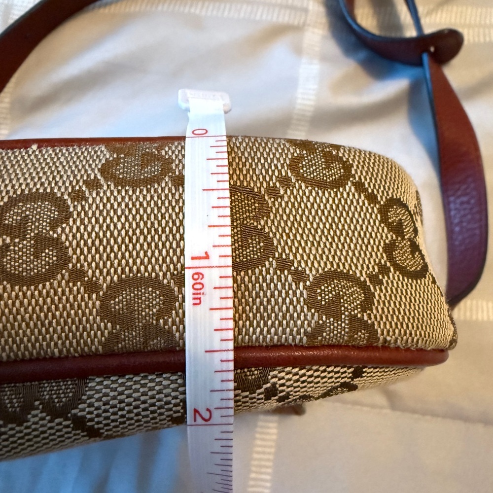 Gucci Horsebit Monogram Crossbody - Picture 10 of 16